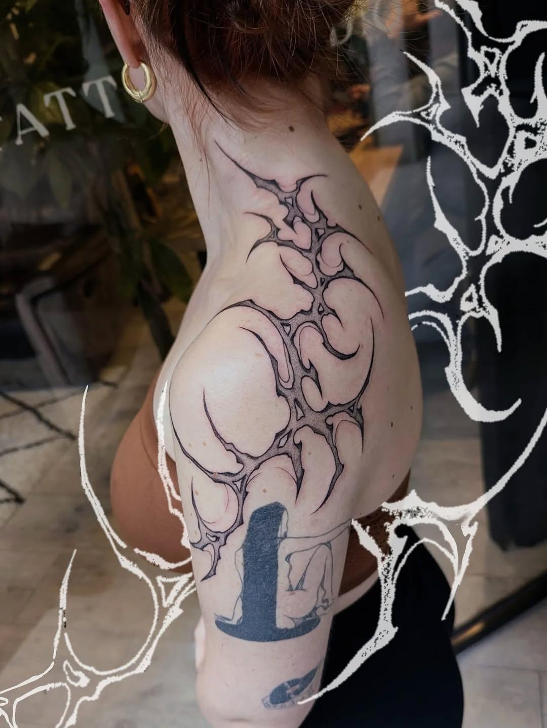 Tatouage design abstrait organique — salttty__