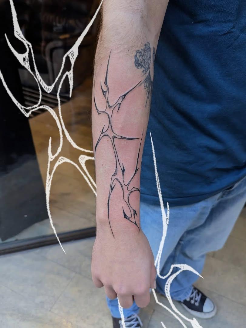 Tatouage design abstrait floral — salttty__