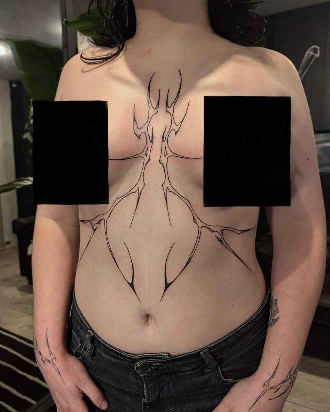 Tatouage symétrie mains/poignets — salttty__