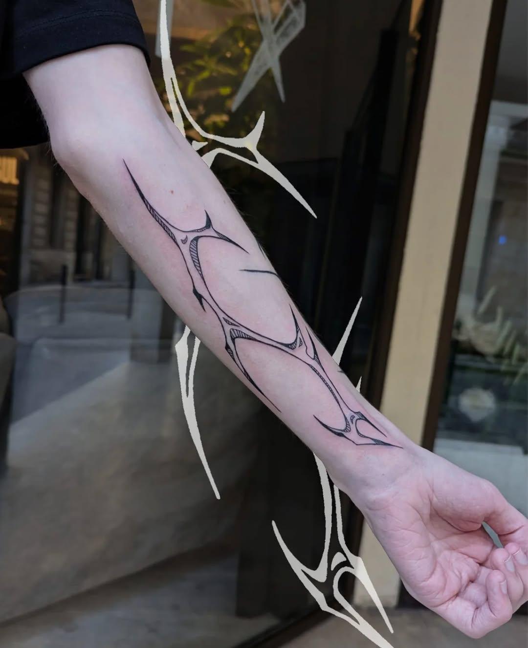 Tatouage épée avec branches — salttty__