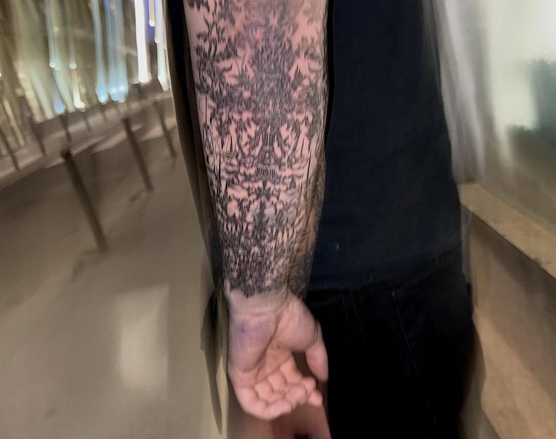 Tatouage composition abstraite avant-bras — yung_mary