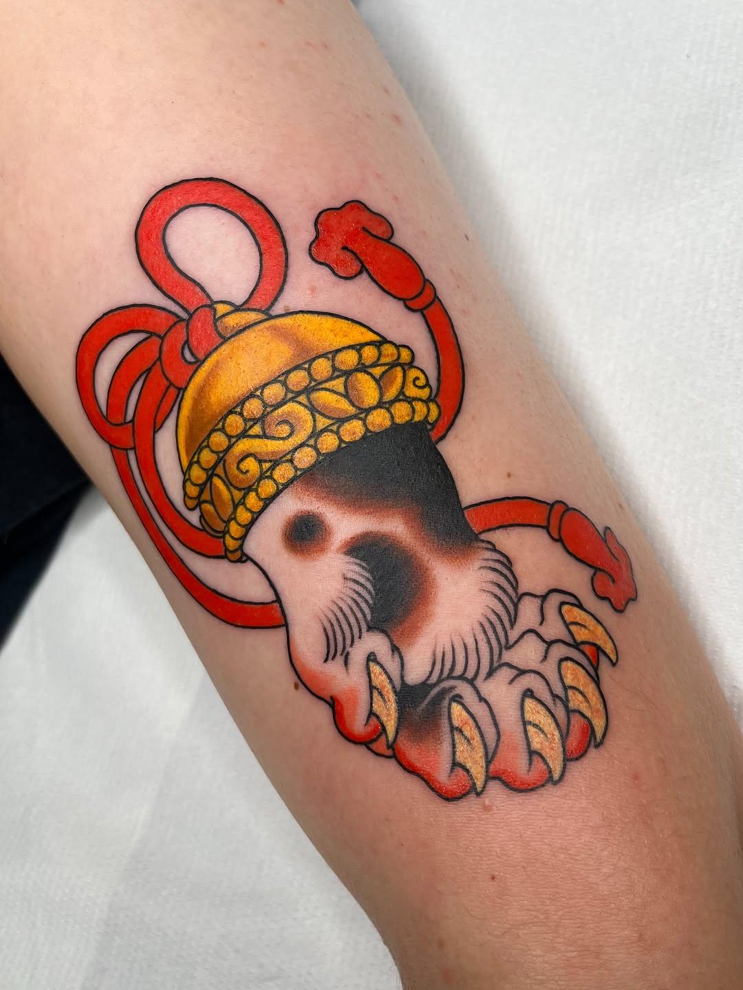 Tatouage patte de chat couleur flash — lil_kaeru