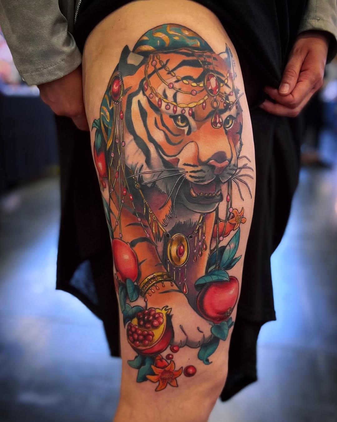 Tatouage gros tigre couleur — madeleine_inked