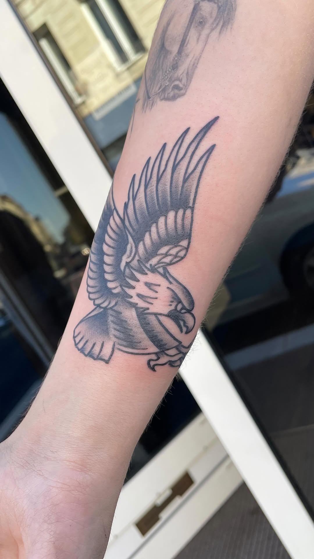 Tatouage design traditionnel process — bluehorse.tattoo