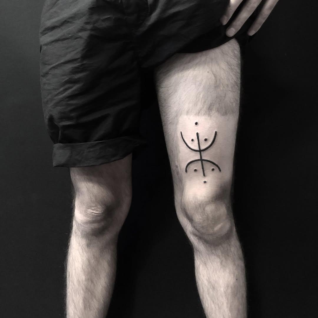 Tatouage berbère géométrique tribal — xochipilitattoo