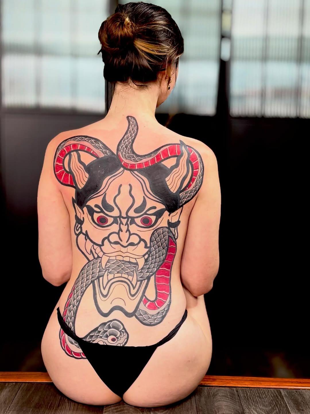 Travail de Arjan Noon Sakyant Tattoo