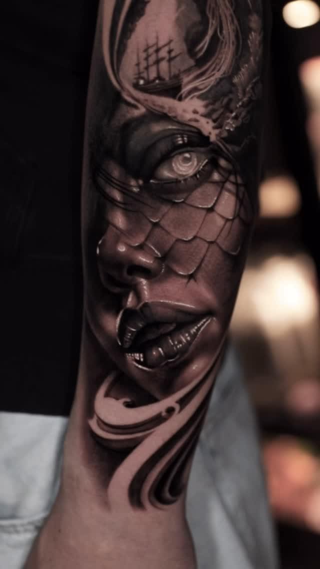 Tatouage Sirène fonds marins avant-bras — julienbreuiltattoo