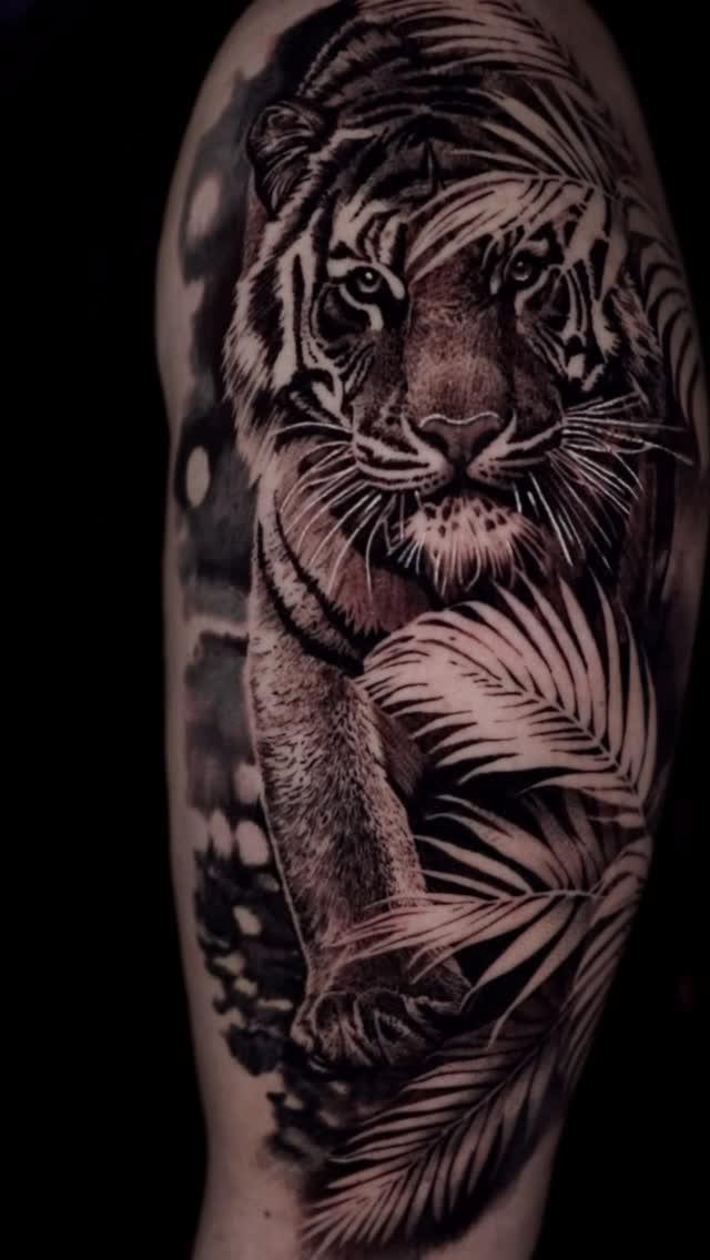 Tatouage Motif réaliste avant-bras — julienbreuiltattoo