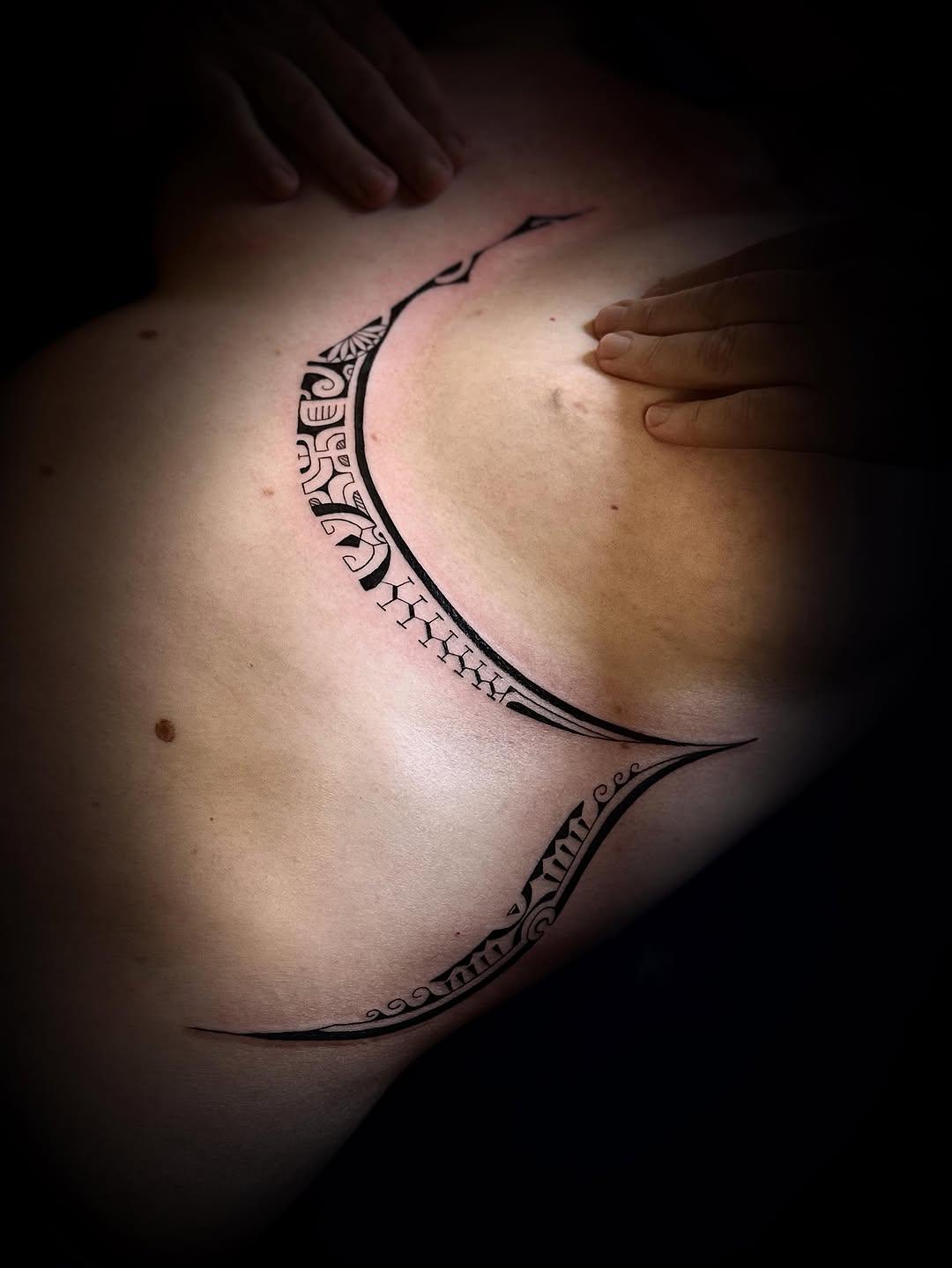 Projet fine line — tainaburns.tattoo