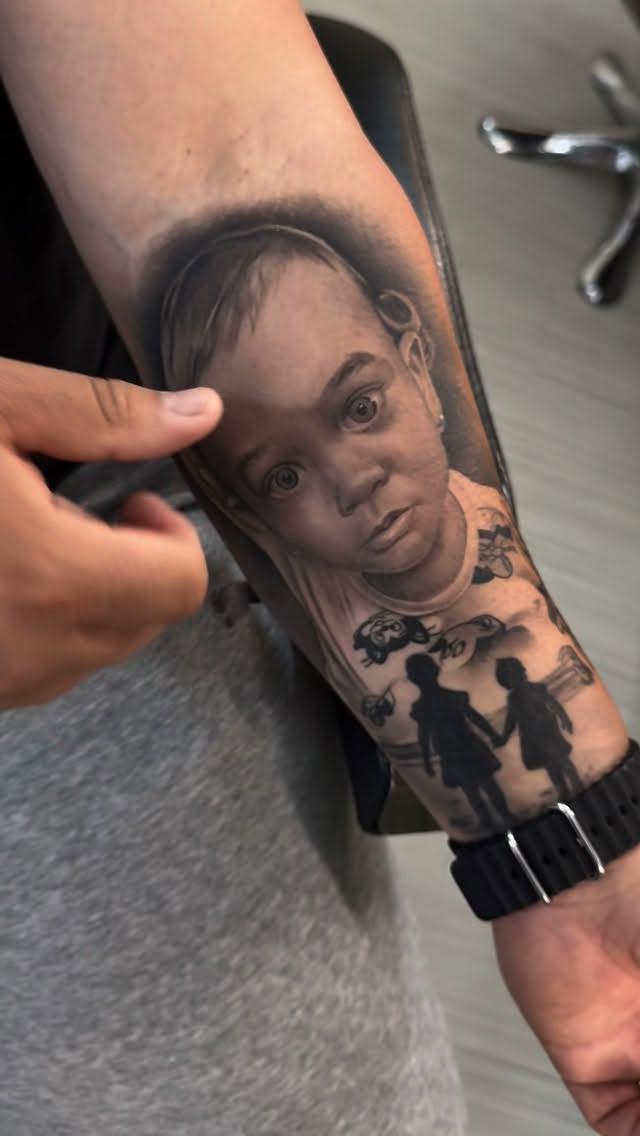 Tatouage Portrait enfant réaliste — tsoietsoie