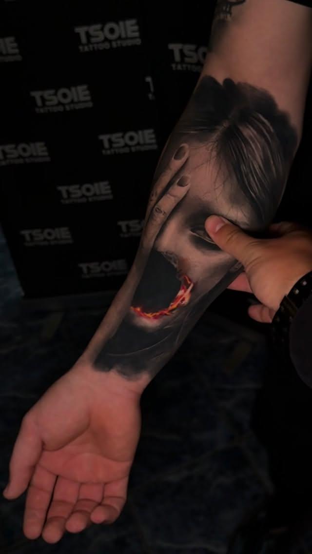Tatouage Portrait avec éléments — tsoietsoie