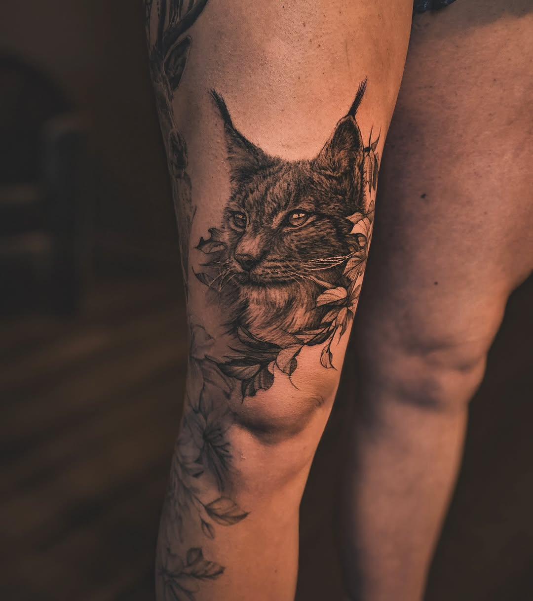 Tatouage lynx portrait jambe — gorestyles