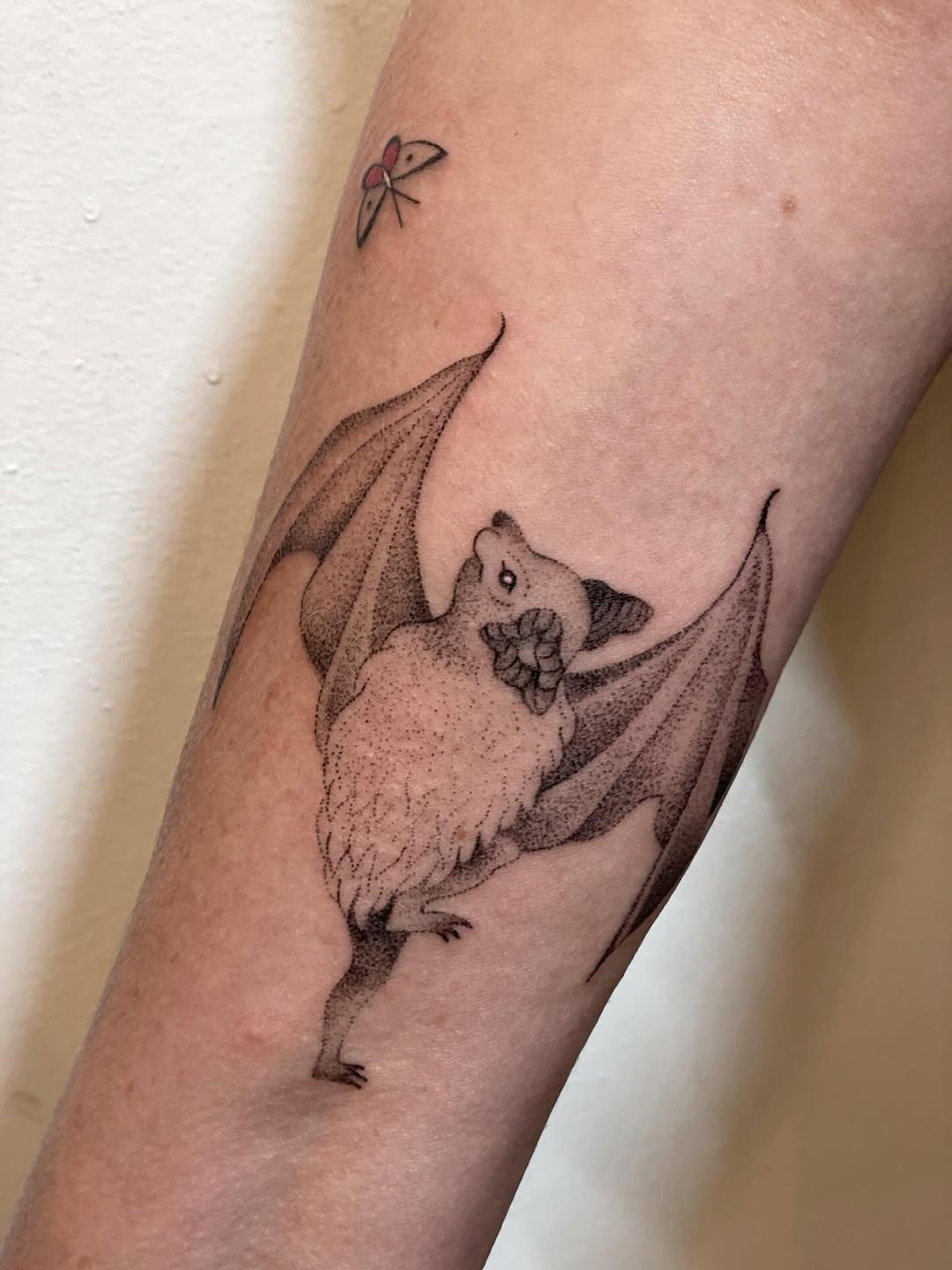 Tatouage Chauve-souris handpoke — giulialaggiu