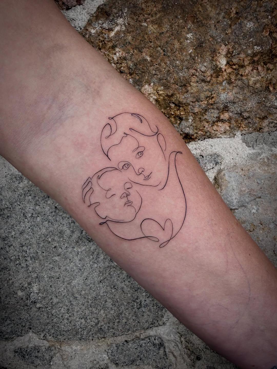 Tatouage fine line, quelques lignes — fanny_hell