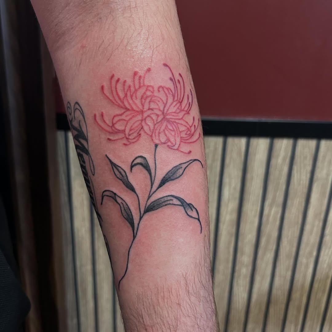 Lycoris rouge, blackwork floral — livealittle.ttt