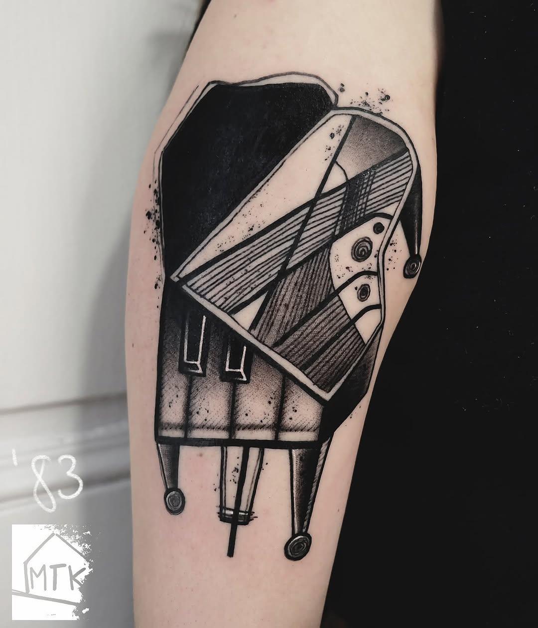 Tatouage Piano dark jazz jambe — 4_20_3