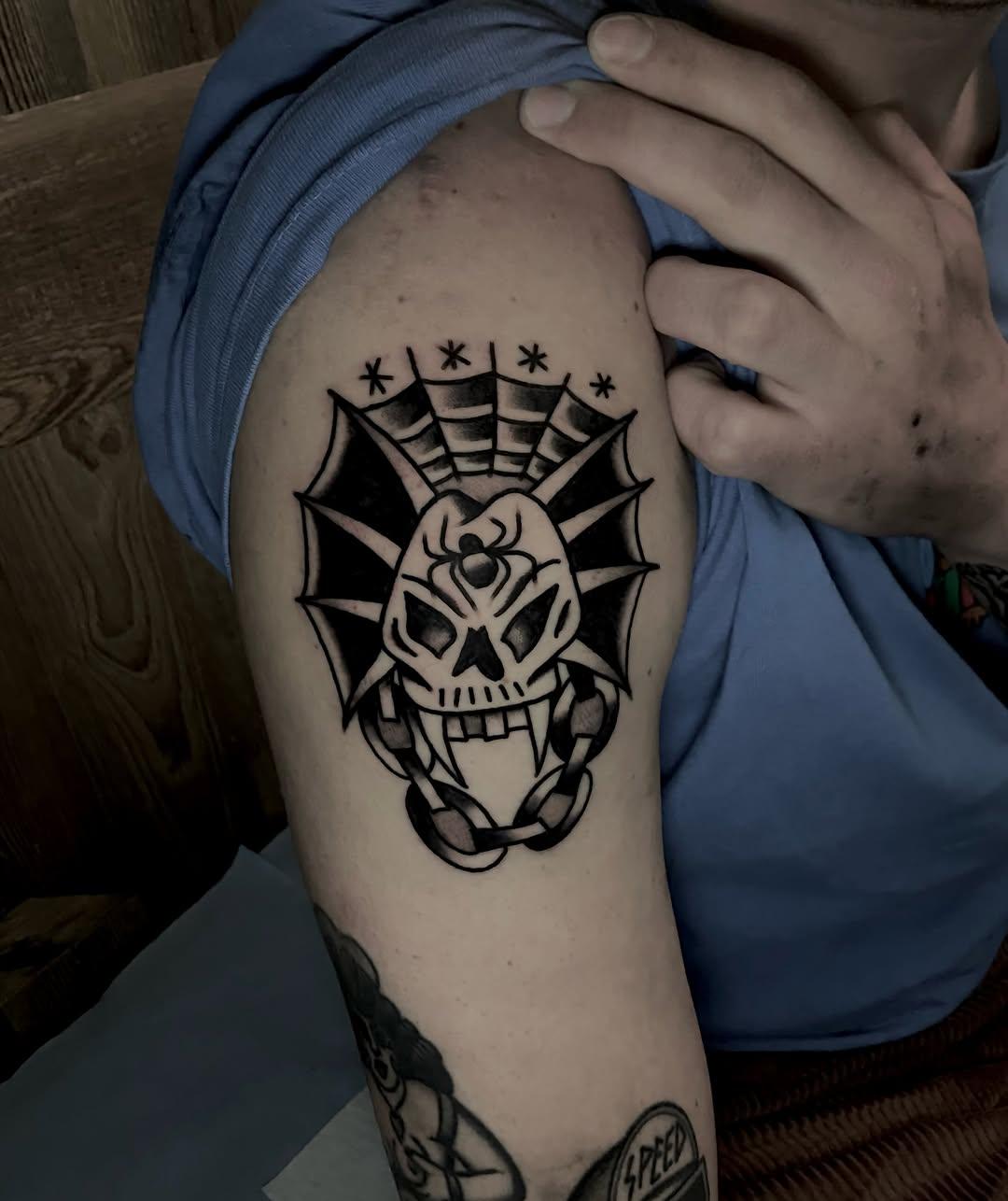 Tatouage black traditional — julaotatou
