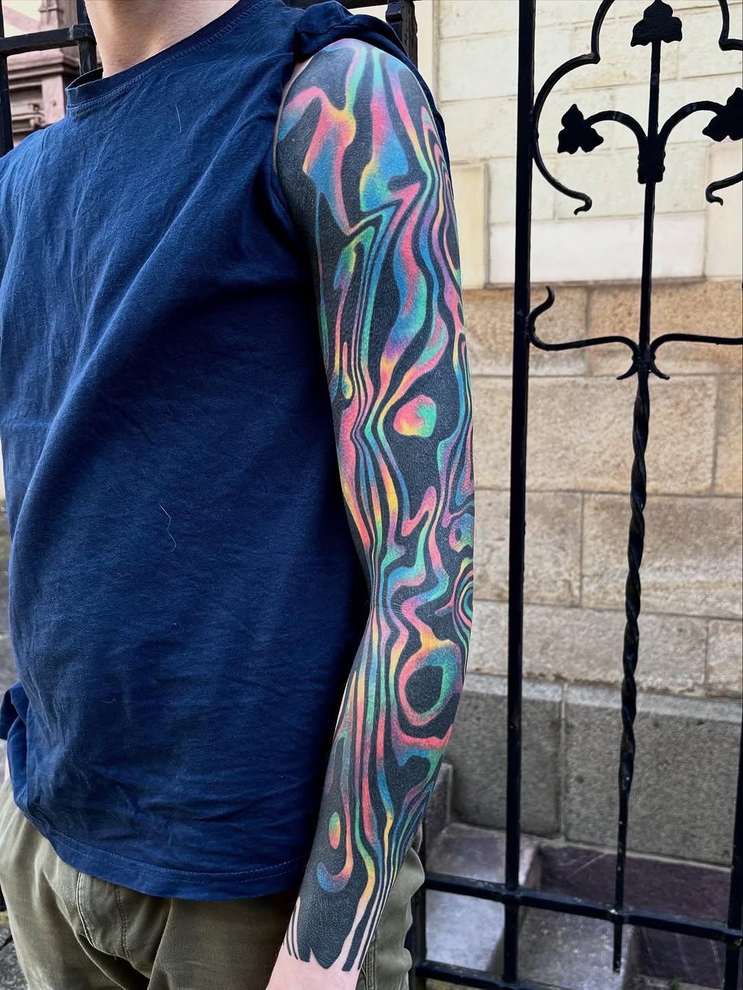 Tatouage manche colorée dégradée — salucafarte
