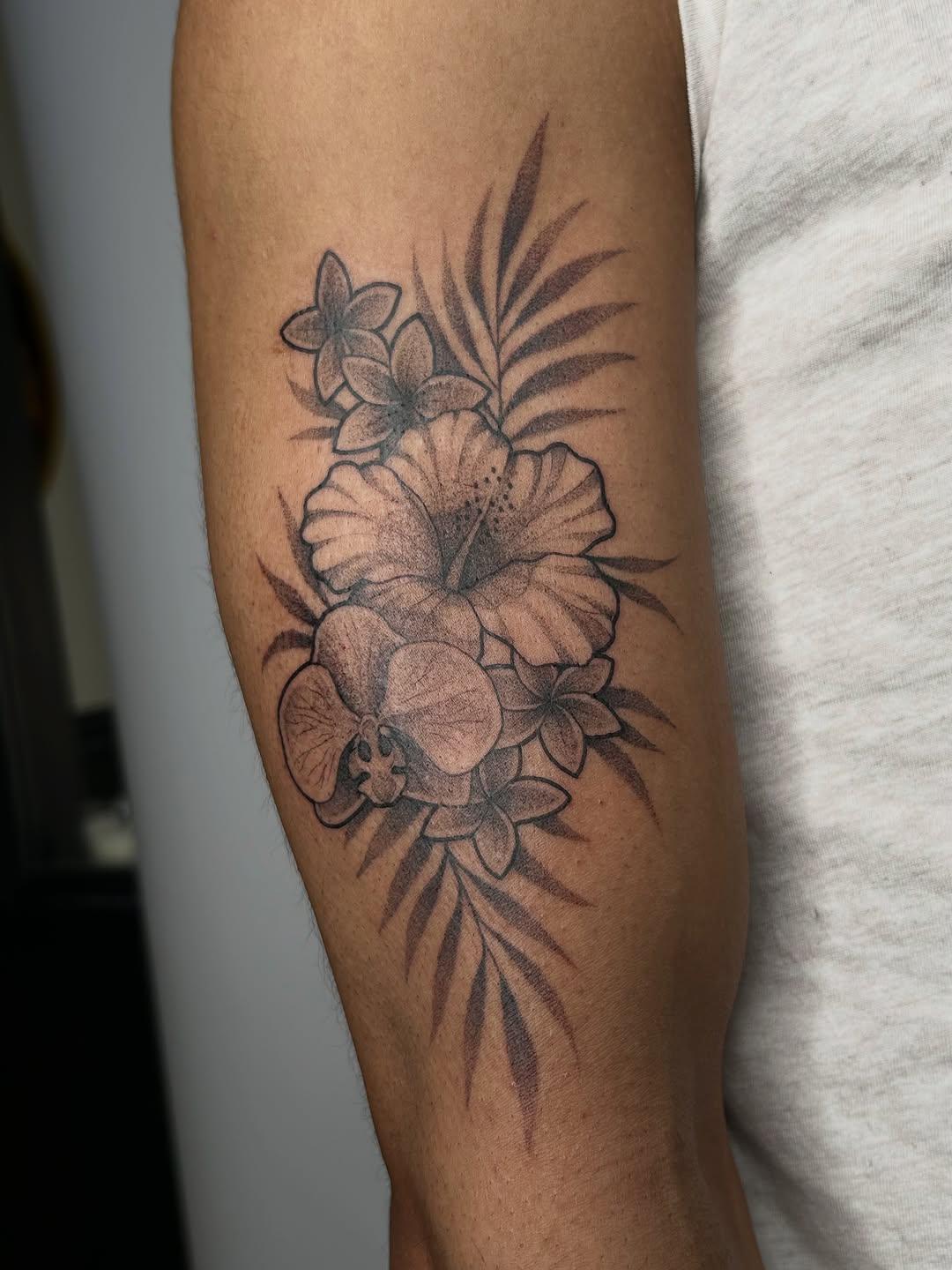 Composition florale illustrative — josy.tattoo