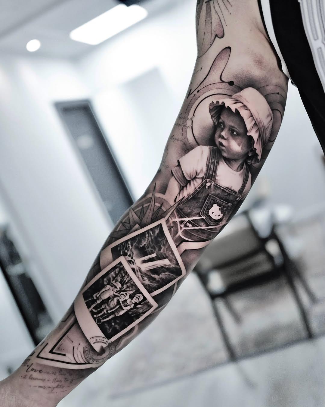 Tatouage ange ailes géométrie — tiago__dot