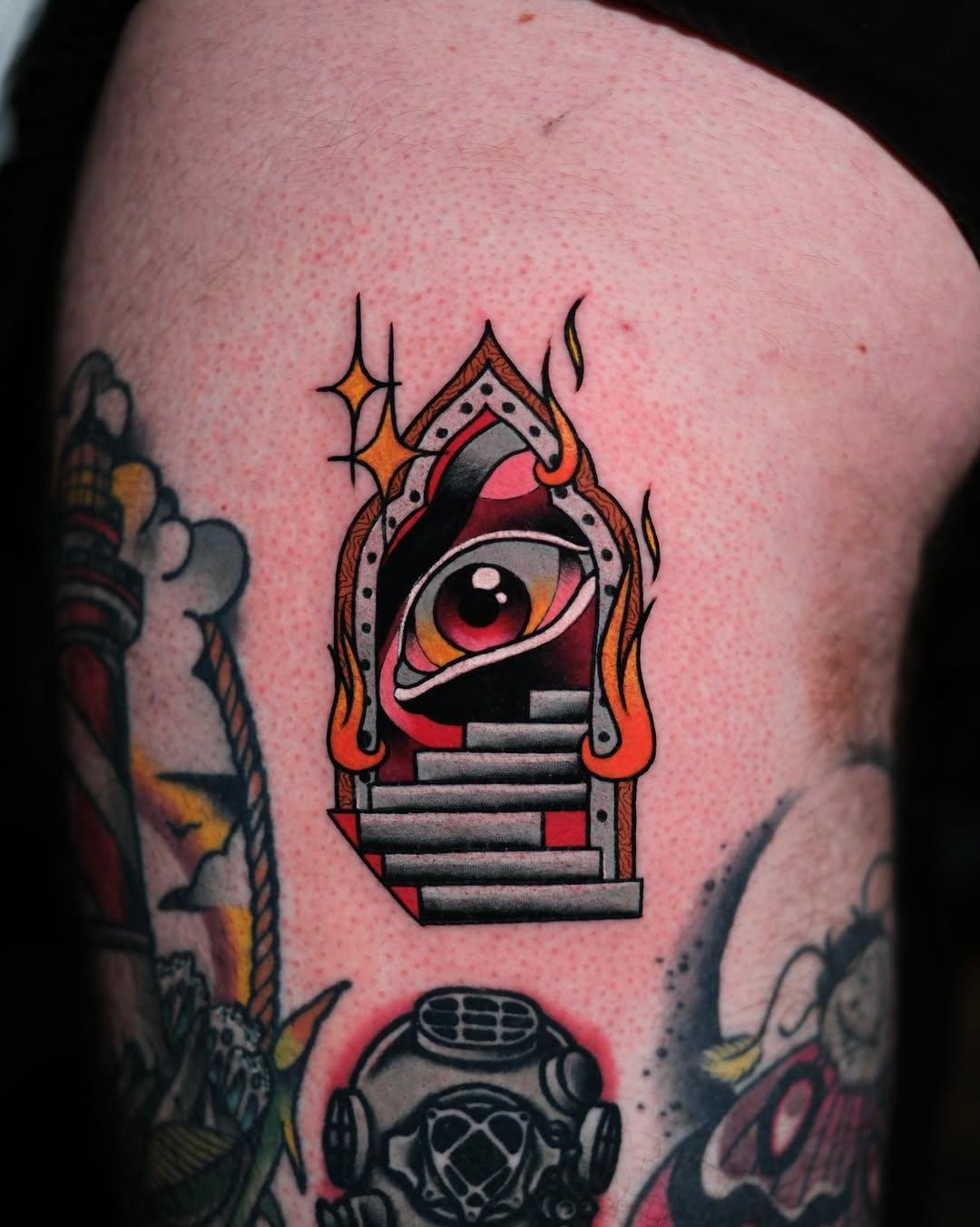 Tatouage Escalier et oeil avant-bras — bedoriginal
