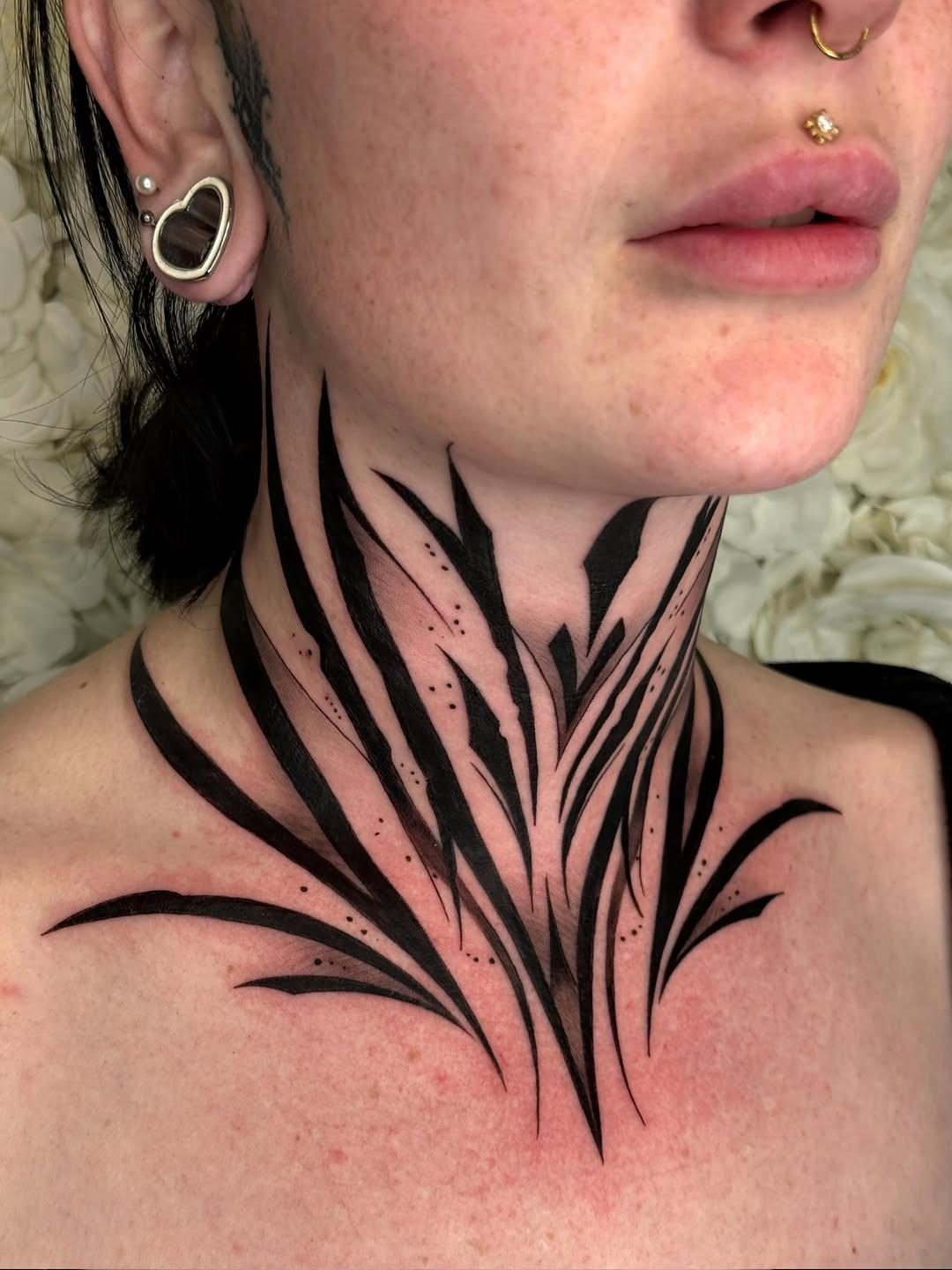 Tatouage Blackwork motifs organiques — fabienwarner
