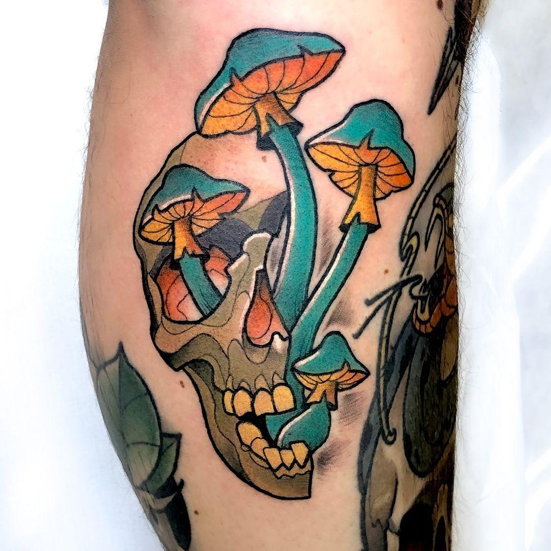 Travail de Neotraditional Tattoos