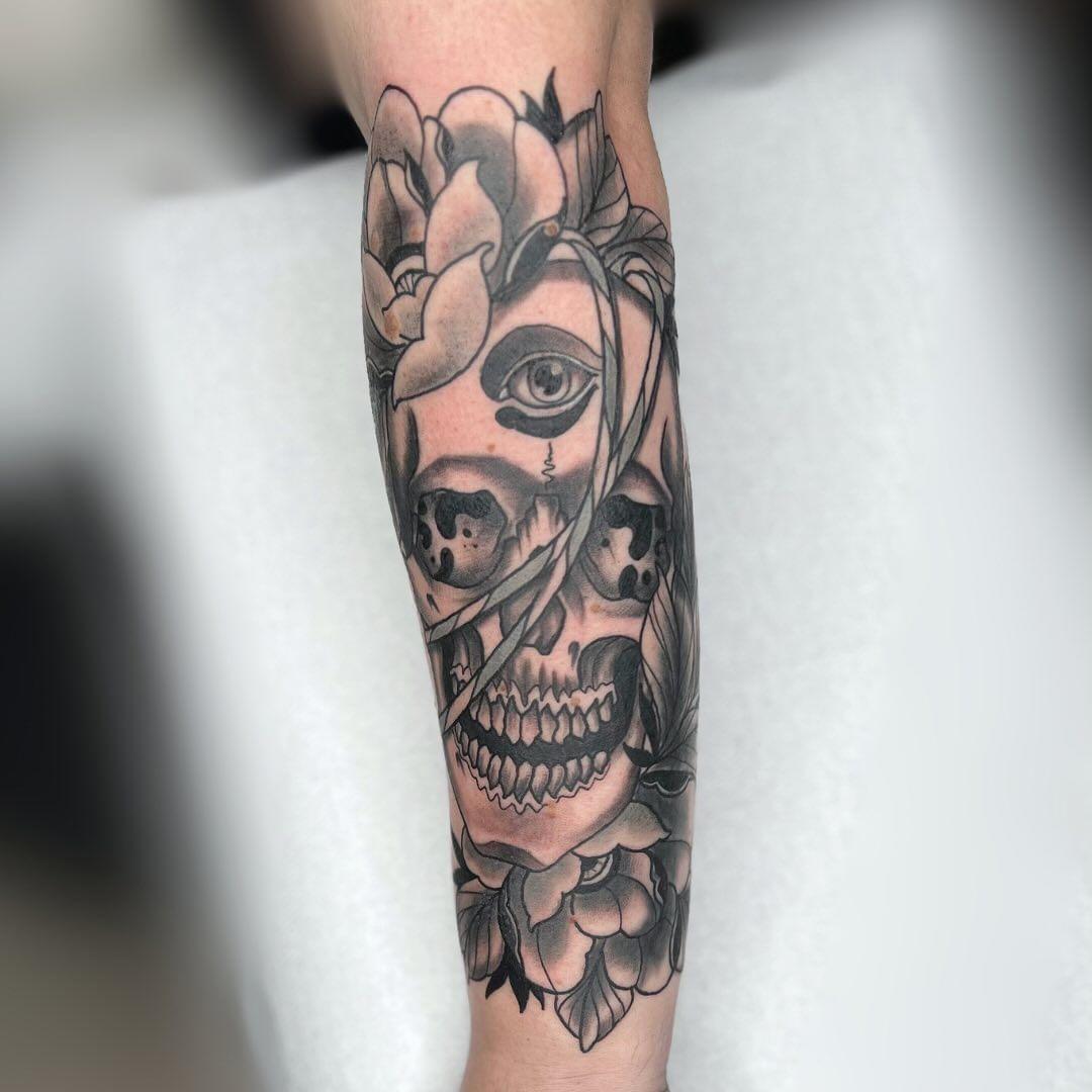 Travail de Silence Tattoo