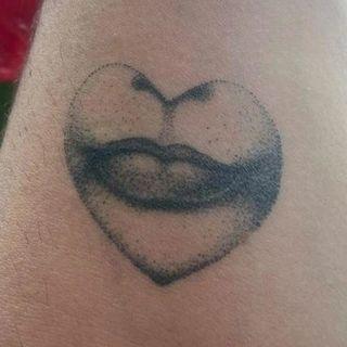 Cécile Michel Handpoke Tattoo